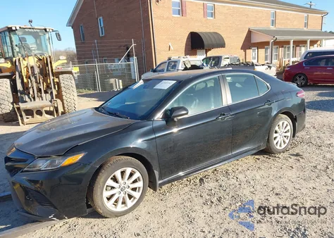 2019 Toyota Camry Se z USA, uszkodzony, nr VIN 4T1B11HK4KU808554